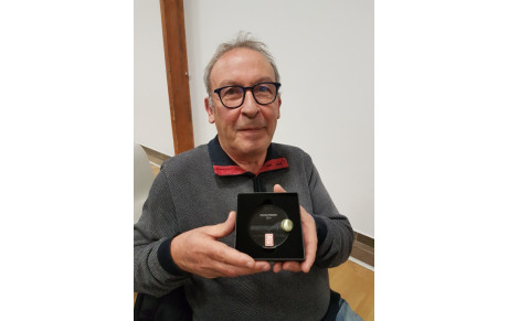 Médaille par le comité à Patrick Plessis, président